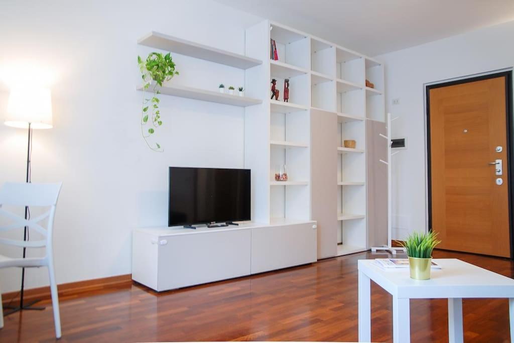 Home & Pet - Milano Trilocale Promenade Santa Giulia Exterior photo